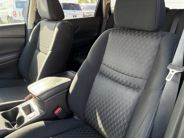 Used 2017 Nissan Rogue SV AWD/4WD image 13
