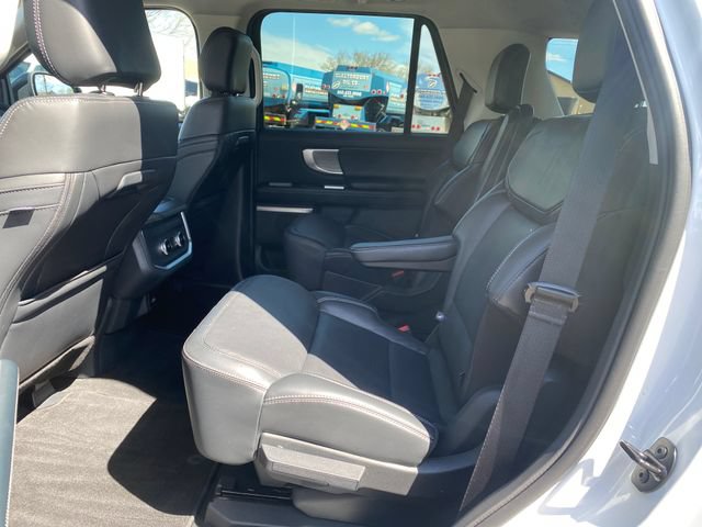 Certified 2025 Ford Expedition Platinum AWD/4WD image 14