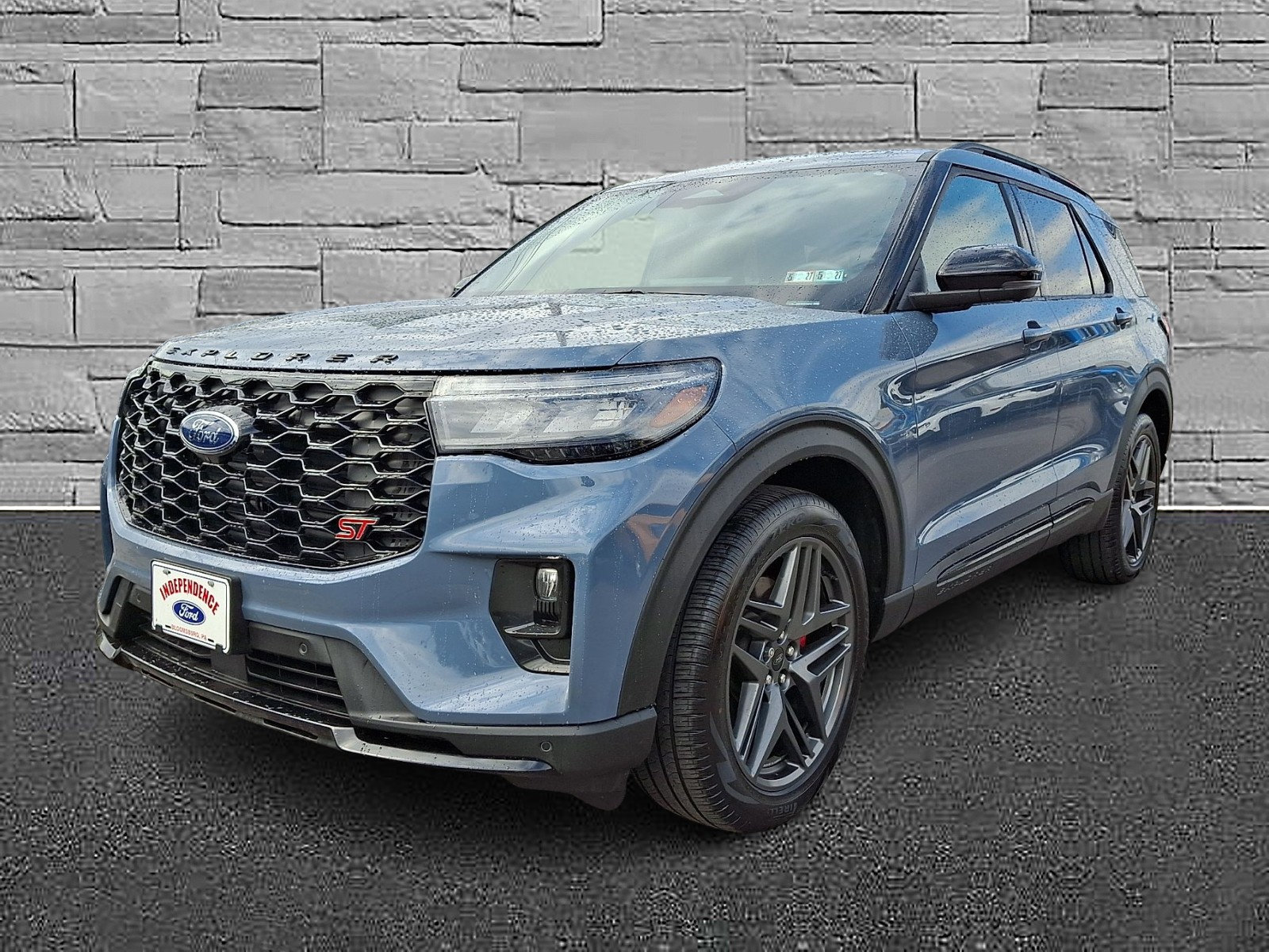 Certified 2025 Ford Explorer ST AWD/4WD image 4