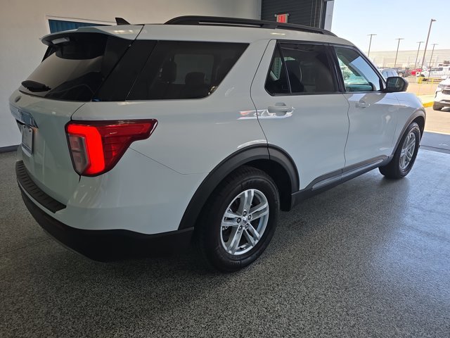 Certified 2024 Ford Explorer XLT w/ Equipment Group 202A image 3
