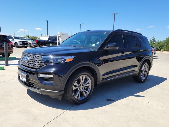 Certified 2023 Ford Explorer XLT w/ Equipment Group 202A AWD/4WD image 4
