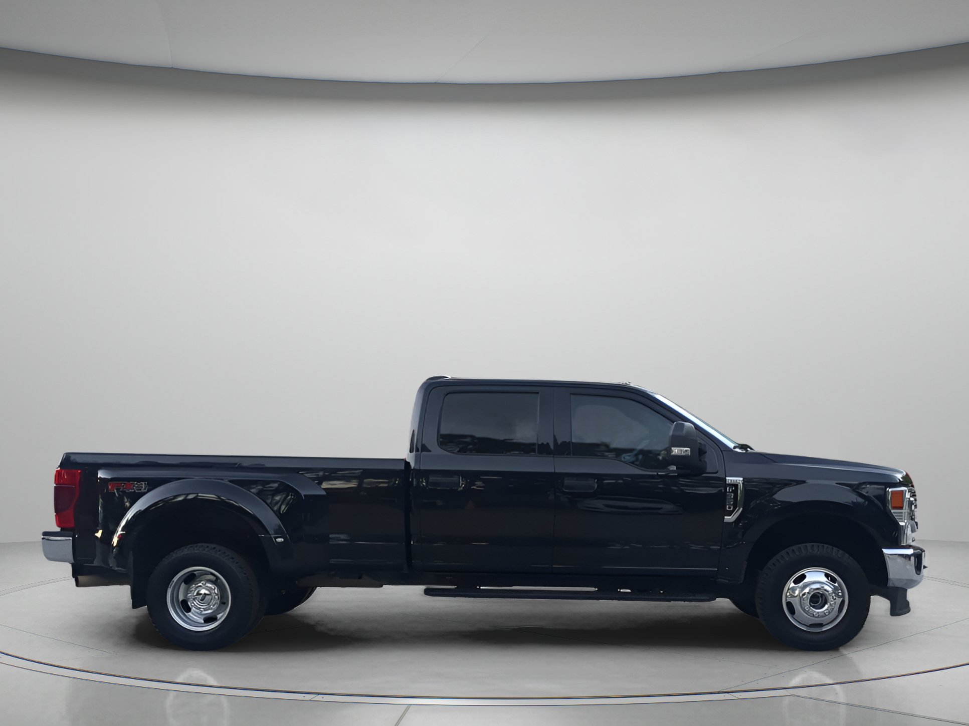 Certified 2020 Ford F350 XLT w/ XLT Value Package AWD/4WD image 39