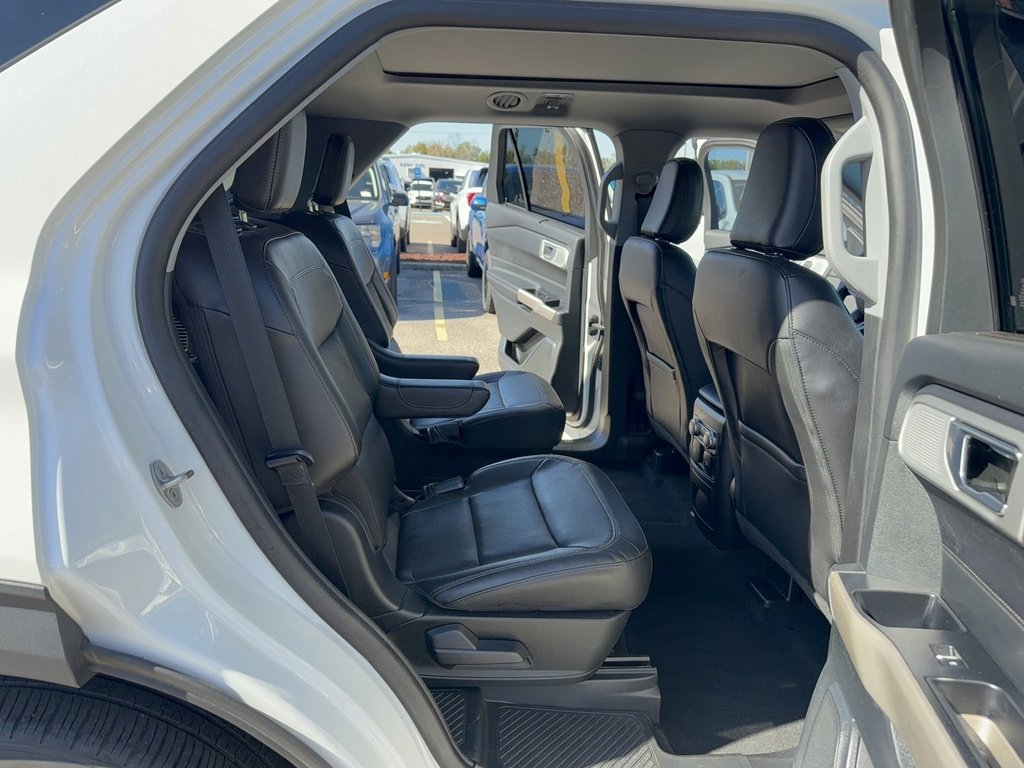 Certified 2022 Ford Explorer Limited w/ Limited Technology Package image 15