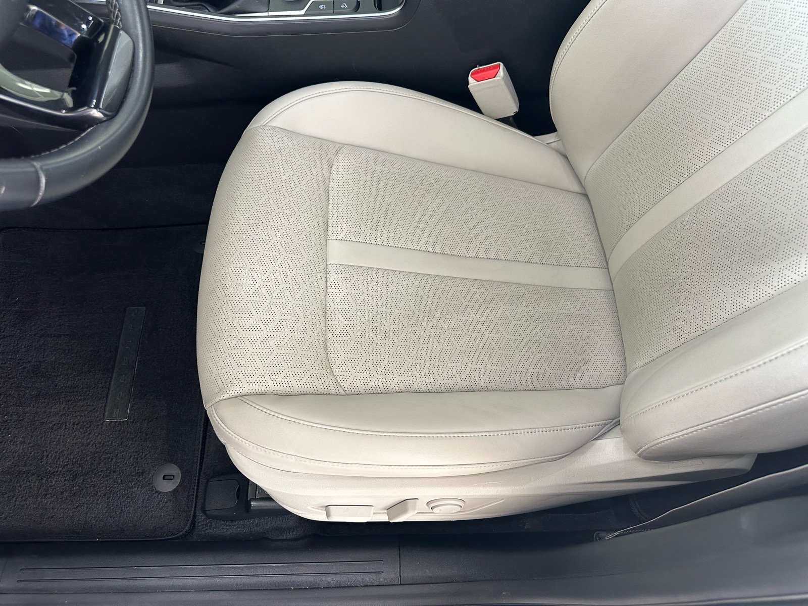 Used 2022 Kia Sorento S w/ Panoramic Sunroof Package FWD image 20