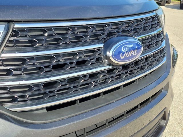 Certified 2020 Ford Explorer XLT w/ Equipment Group 202A AWD/4WD image 7