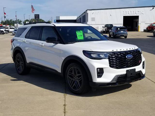 Certified 2025 Ford Explorer ST AWD/4WD image 9