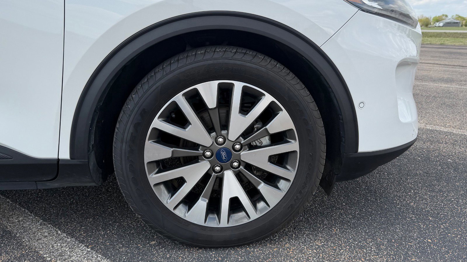 Certified 2020 Ford Escape Titanium w/ Titanium Premium Package 2.0 FWD image 16