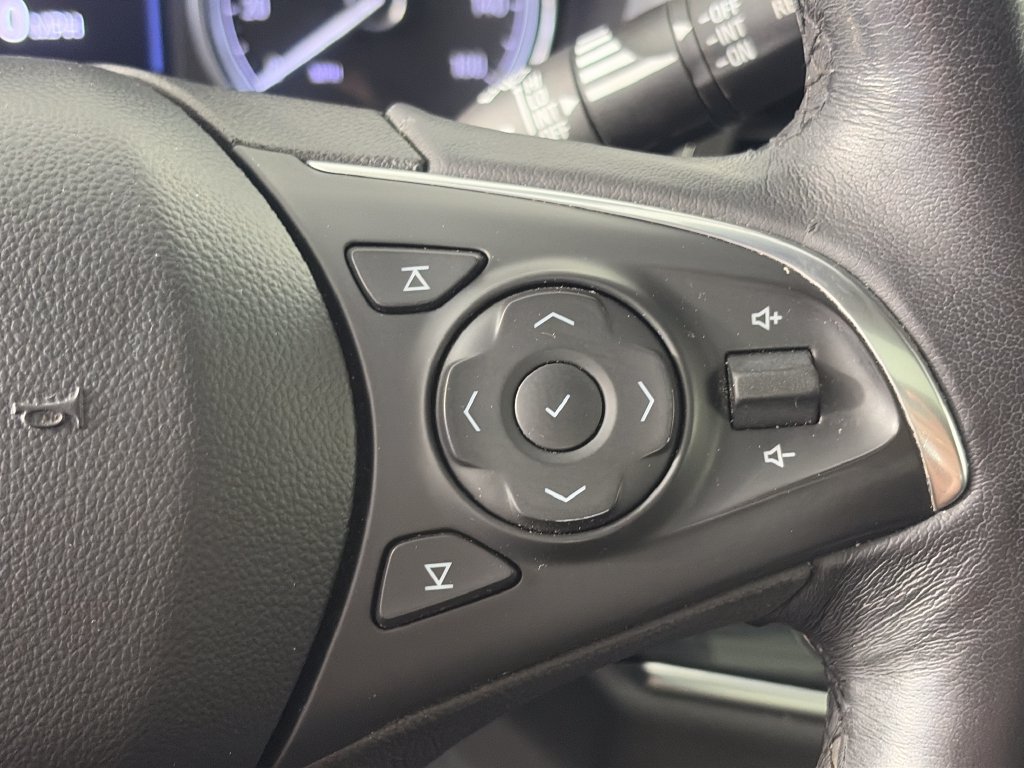 Used 2021 Buick Enclave Premium w/ Sun and Sites Package FWD image 18