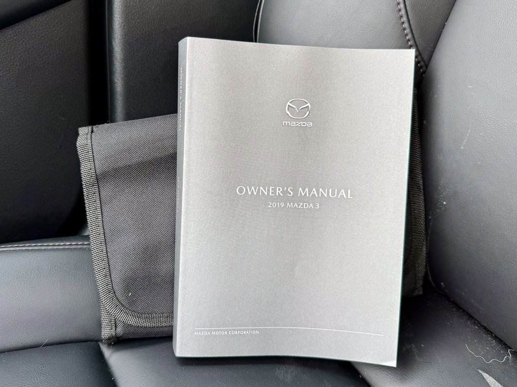 Used 2019 MAZDA MAZDA3 Hatchback image 24