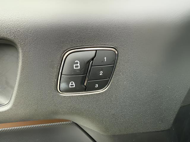Certified 2025 Ford Bronco Sport Outer Banks w/ Outer Banks Tech Package+ AWD/4WD image 23