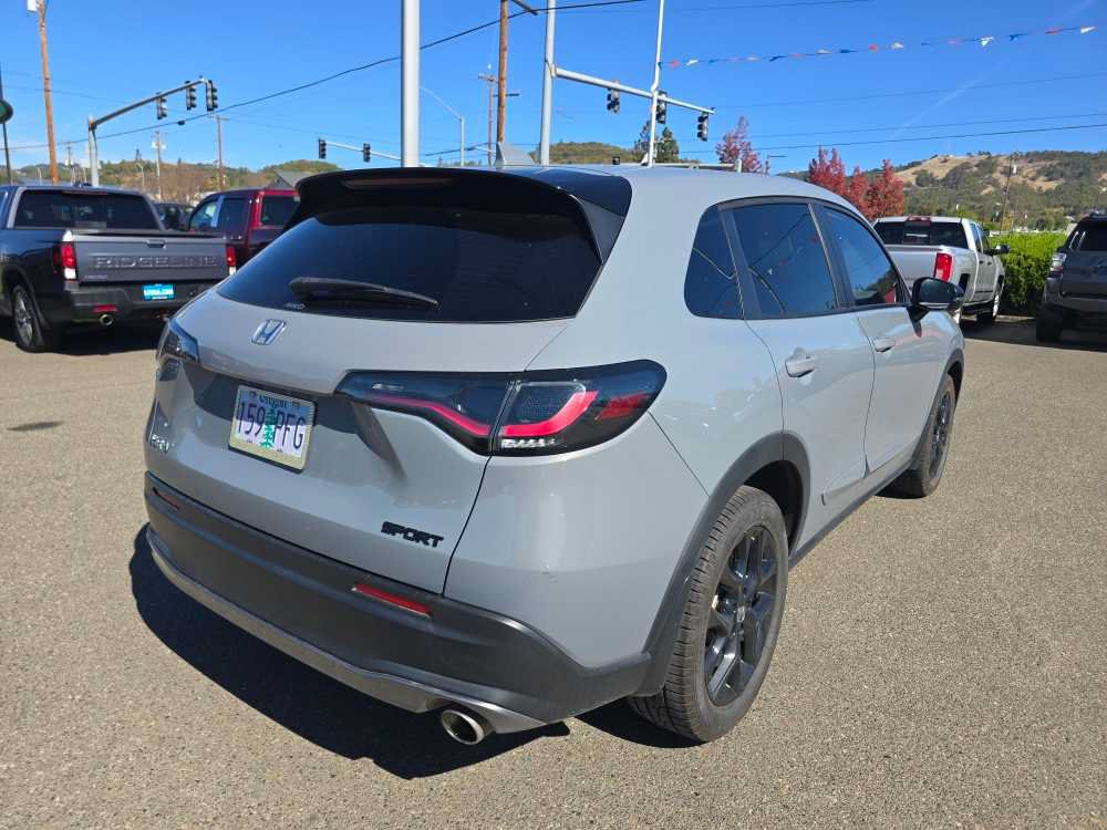 Used 2023 Honda HR-V Sport image 3
