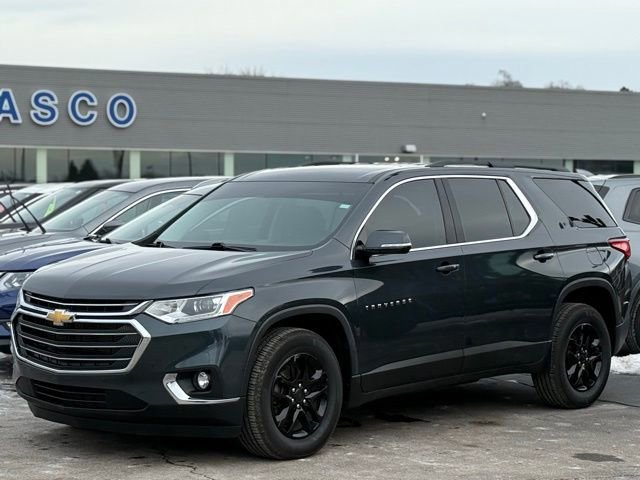 Used 2020 Chevrolet Traverse LT image 2
