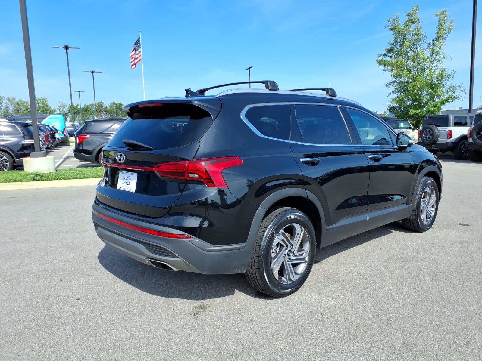 Used 2023 Hyundai Santa Fe SEL FWD image 3