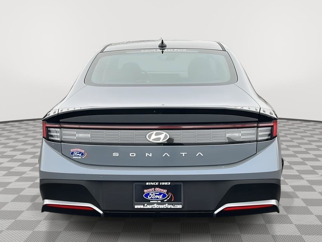Used 2025 Hyundai Sonata SE image 4