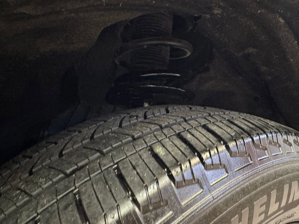 Certified 2025 Ford Explorer ST-Line image 28