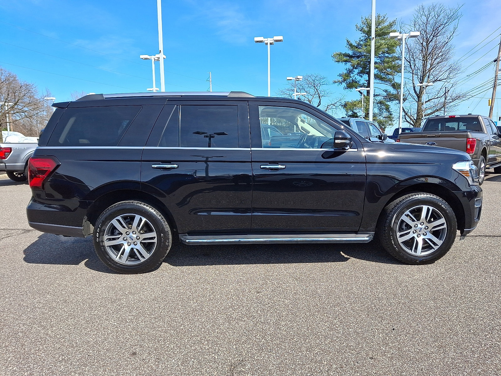 Certified 2023 Ford Expedition Limited image 9