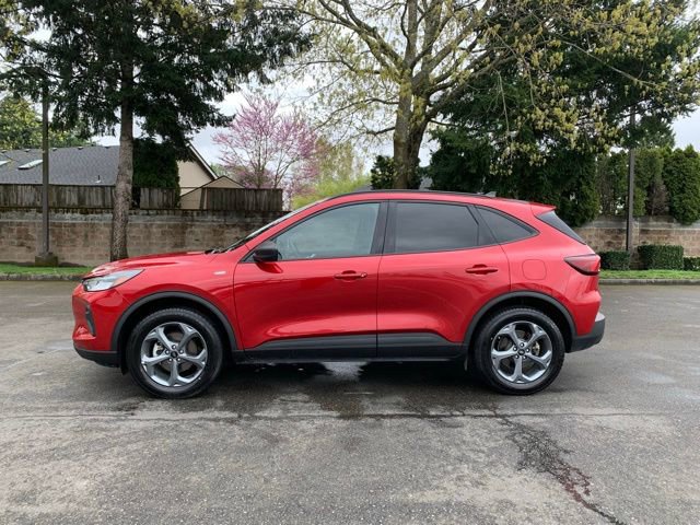Certified 2025 Ford Escape ST-Line AWD/4WD image 2