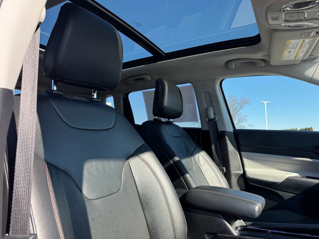 Used 2022 Jeep Compass Limited w/ Sun and Sound Group image 15