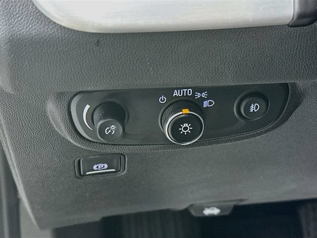 Used 2019 GMC Terrain SLT w/ Preferred Package FWD image 16