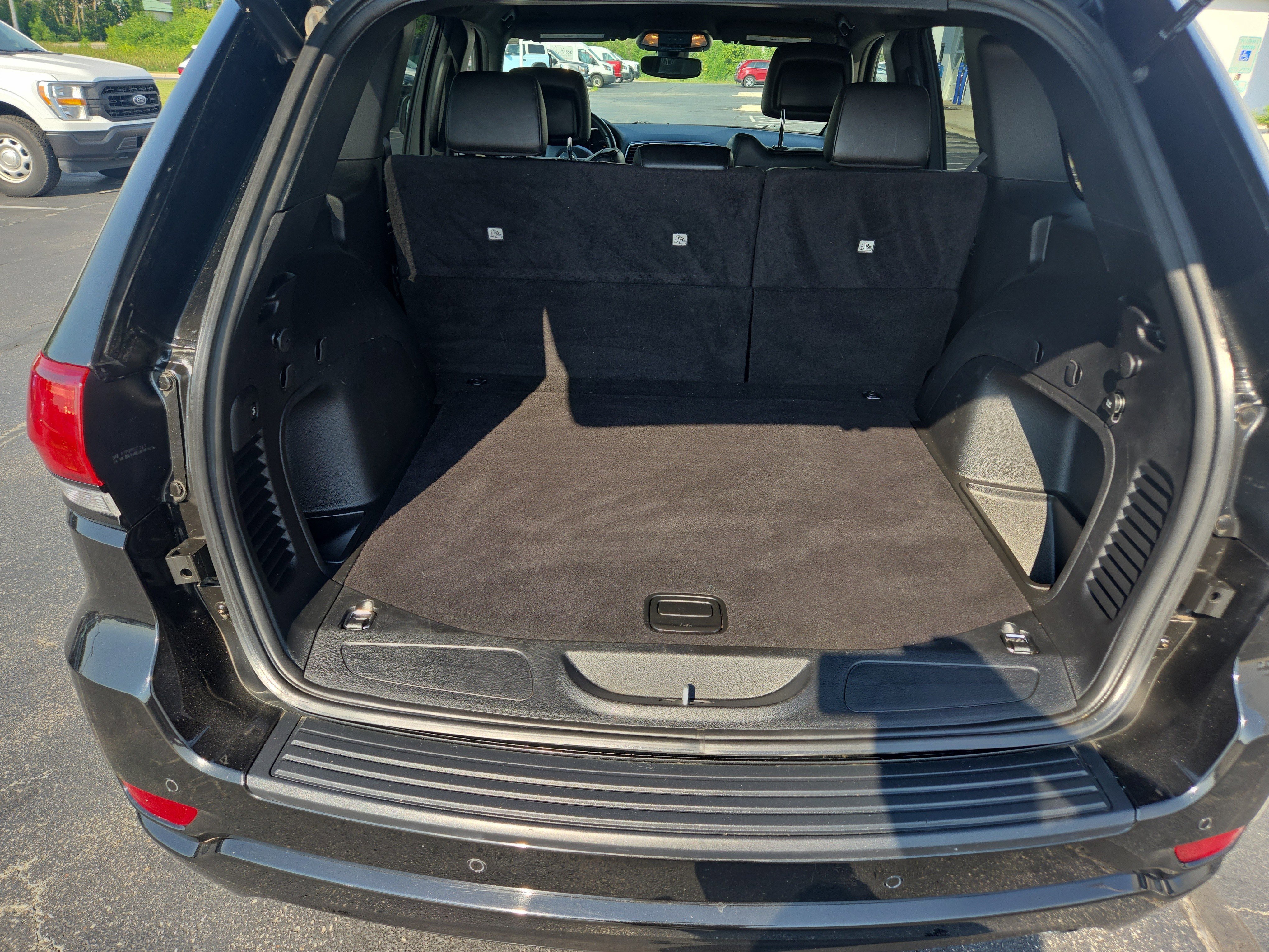 Used 2022 Jeep Grand Cherokee Laredo X image 11