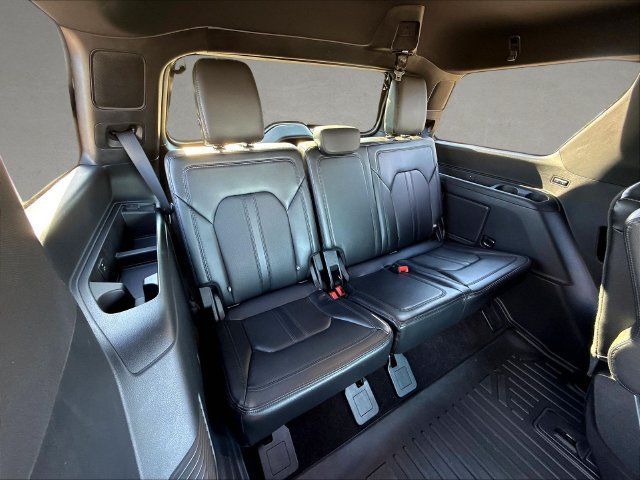 Certified 2019 Ford Expedition Limited w/ Special Edition Package AWD/4WD image 30