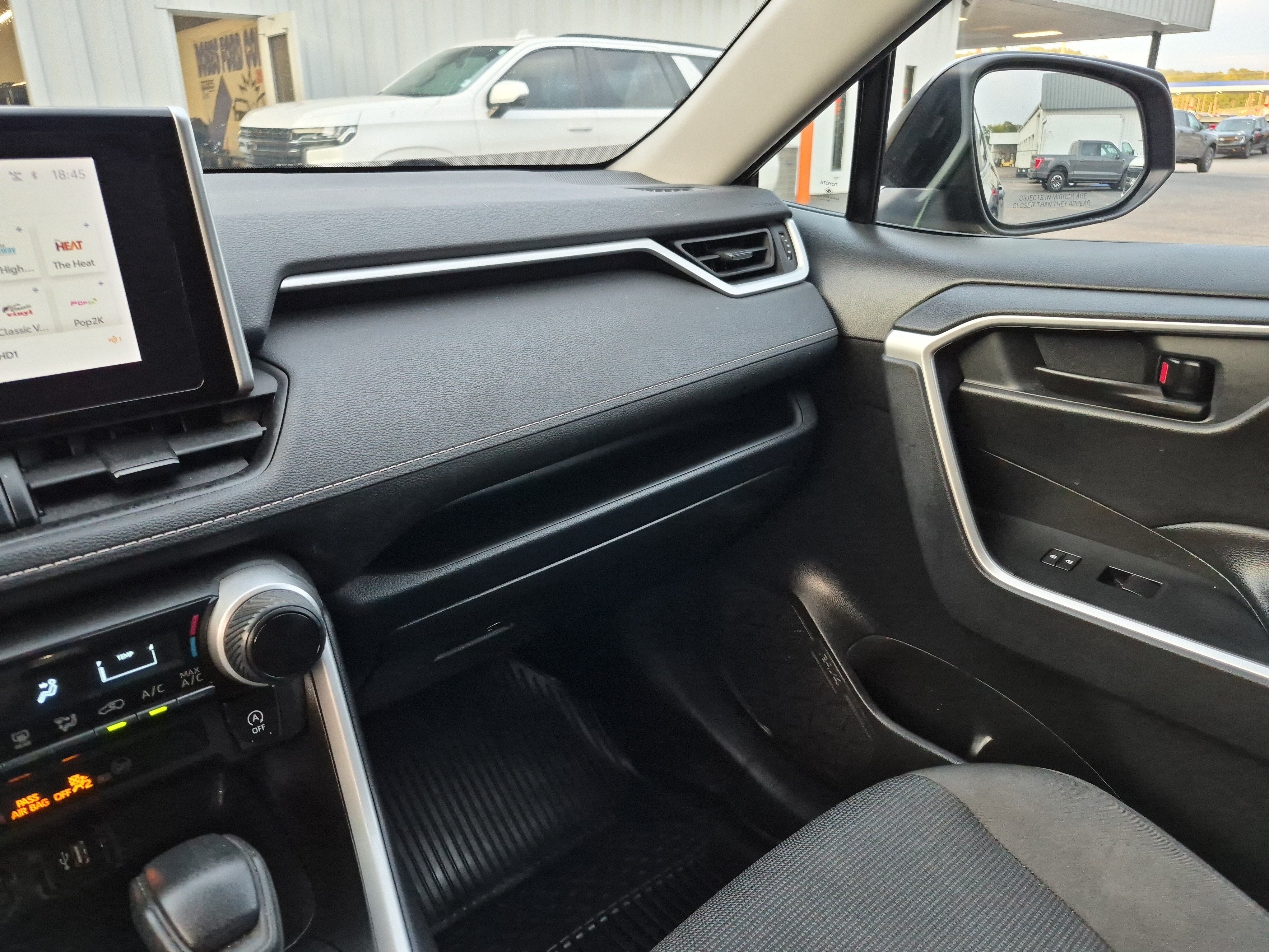 Used 2025 Toyota RAV4 LE FWD image 18