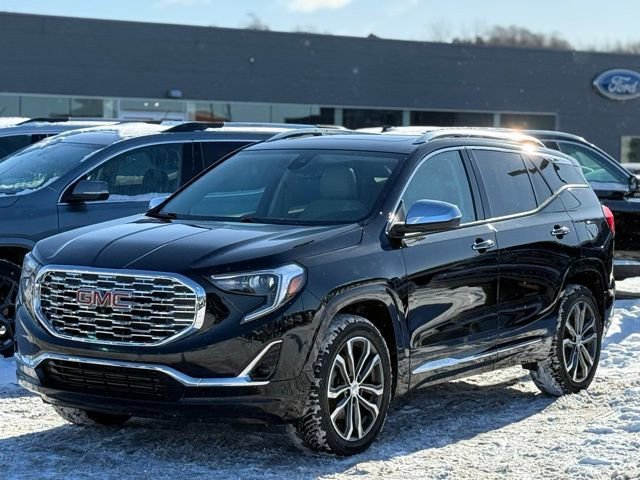 Used 2020 GMC Terrain Denali w/ Denali Premium Package image 3