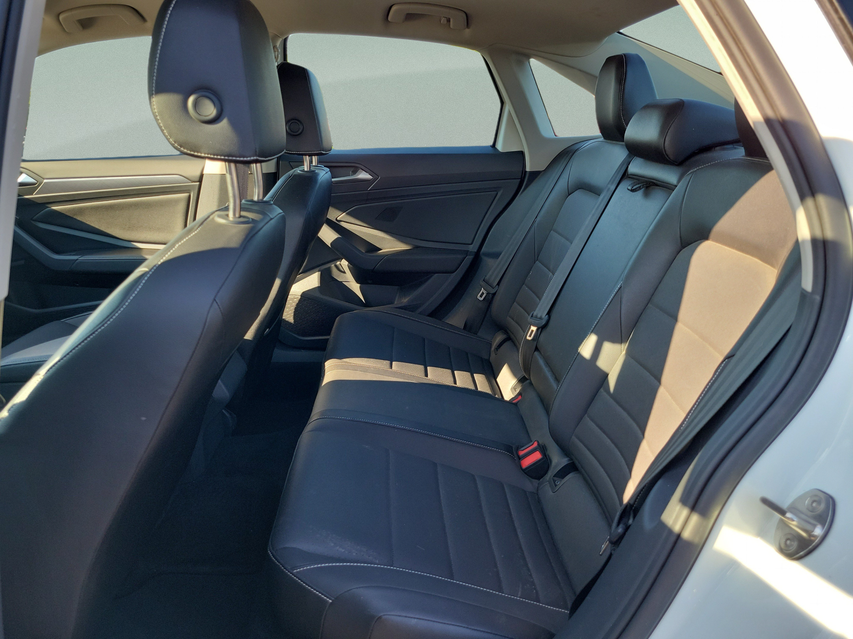 Used 2023 Volkswagen Jetta SE FWD image 8