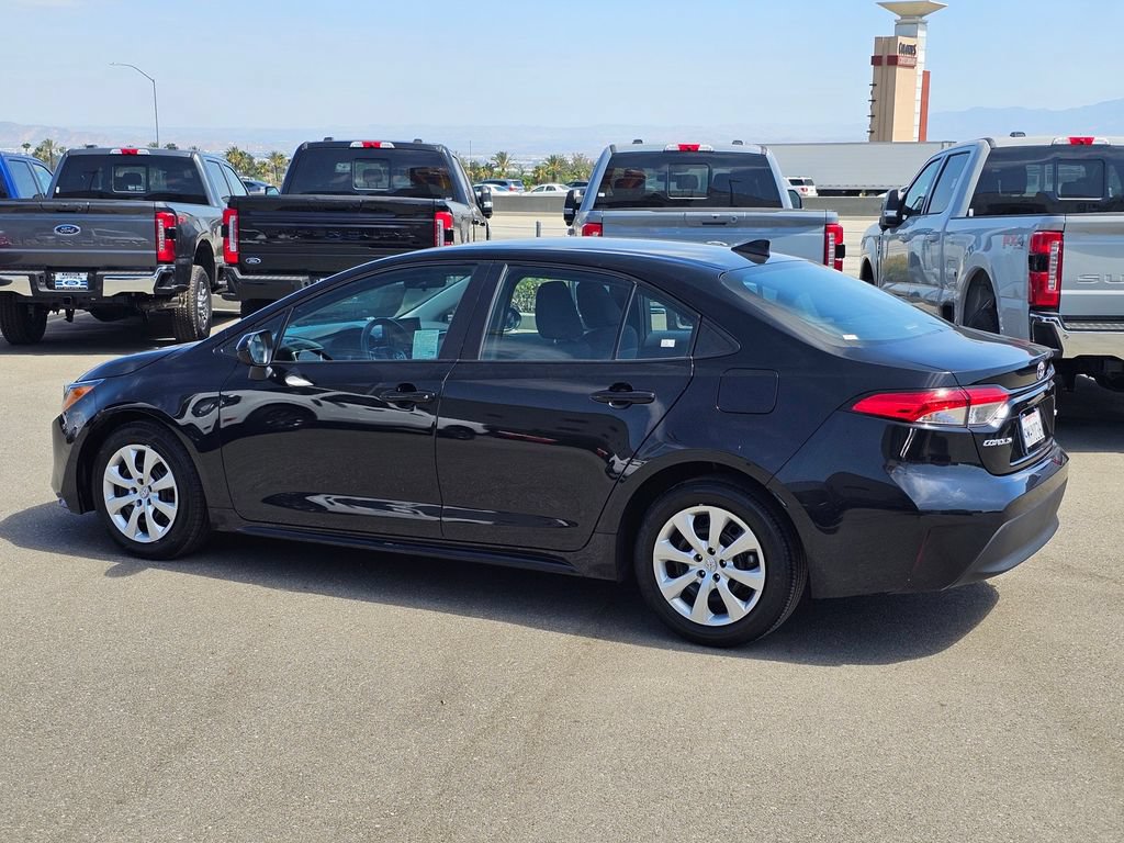 Used 2024 Toyota Corolla LE FWD image 5