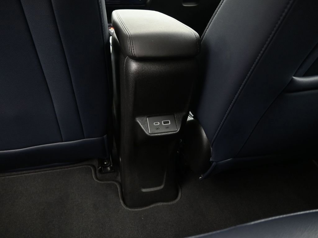 Used 2022 Chevrolet Bolt EUV LT w/ Convenience Package image 45