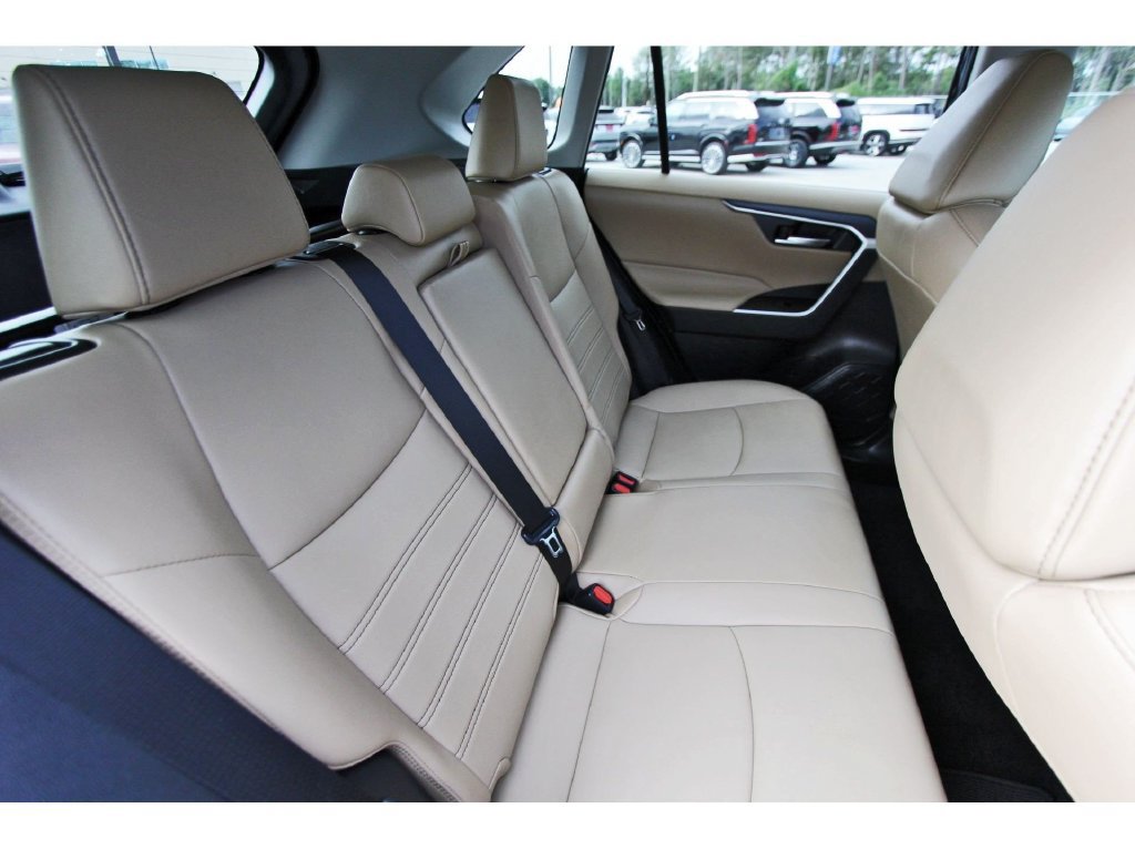 Used 2025 Toyota RAV4 XLE Premium w/ Blackout Package (GST) FWD image 15