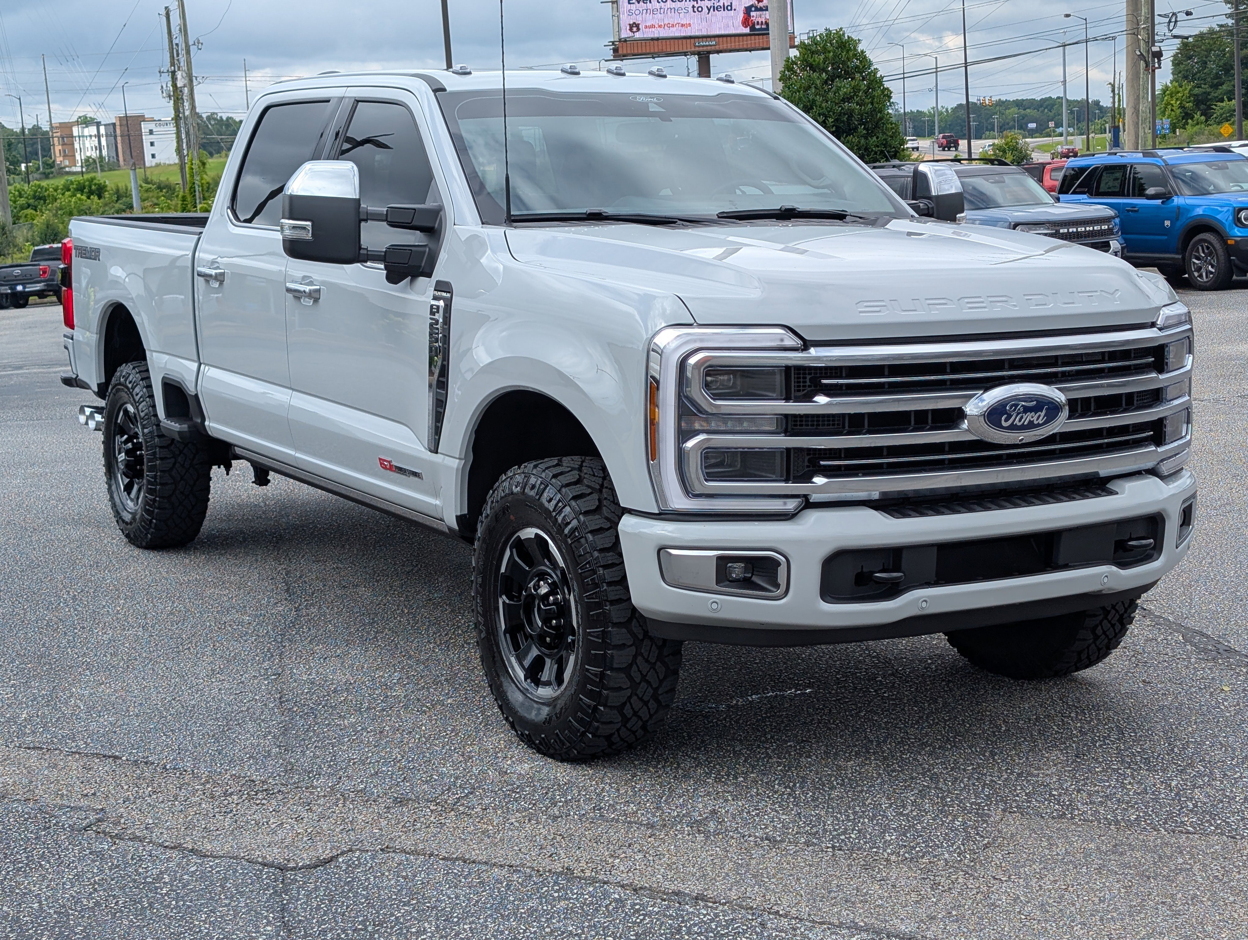 Certified 2026 Ford F250 Platinum w/ Platinum Plus Package AWD/4WD image 4