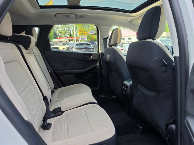 Certified 2022 Ford Escape SE w/ SE Sport Appearance Package AWD/4WD image 18