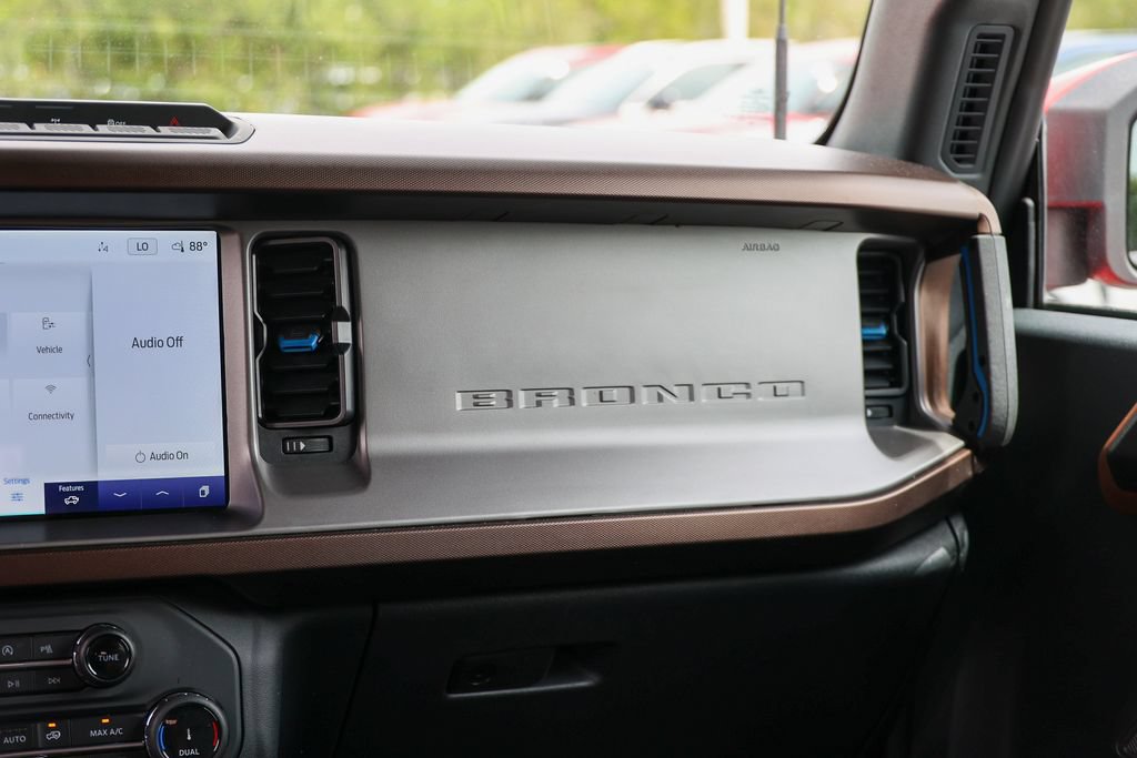 Certified 2022 Ford Bronco Outer Banks AWD/4WD image 9