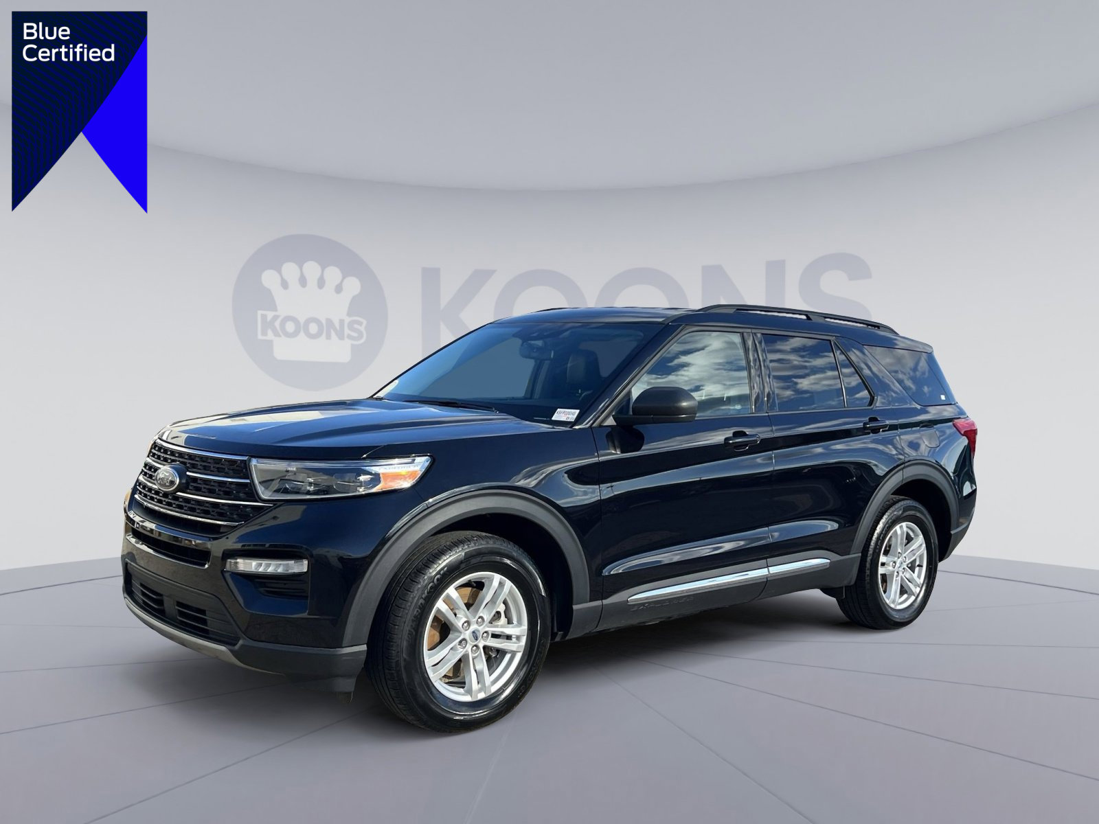 Certified 2022 Ford Explorer XLT w/ Equipment Group 202A image 1