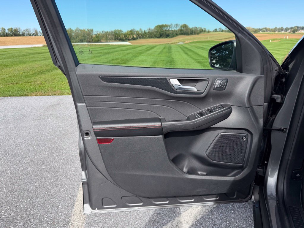 Certified 2024 Ford Escape ST-Line Elite w/ Premium Technology Package AWD/4WD image 13