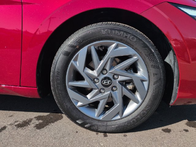 Used 2024 Hyundai Elantra SEL FWD image 13
