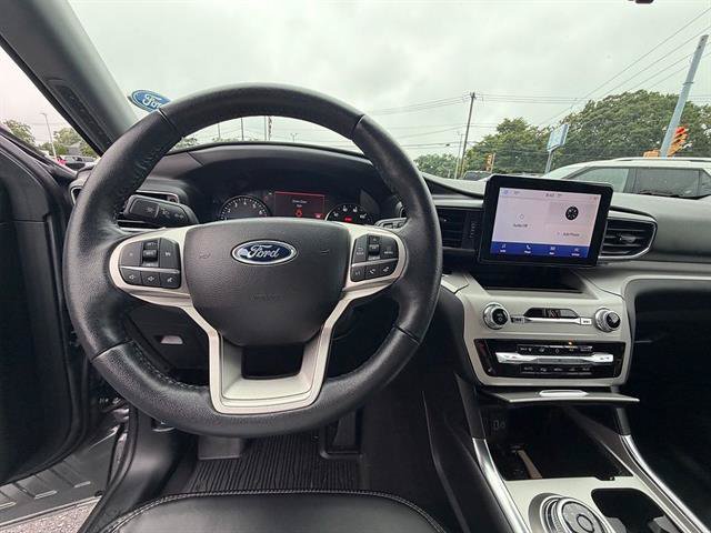 Certified 2023 Ford Explorer XLT w/ Equipment Group 202A AWD/4WD image 18