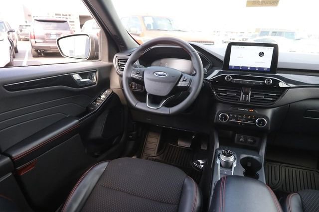 Certified 2025 Ford Escape ST-Line AWD/4WD image 21