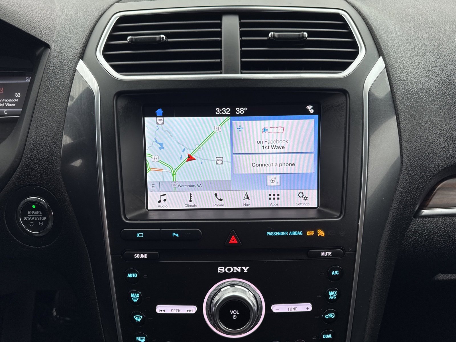 Certified 2019 Ford Explorer Limited w/ Ford Safe & Smart Package image 40