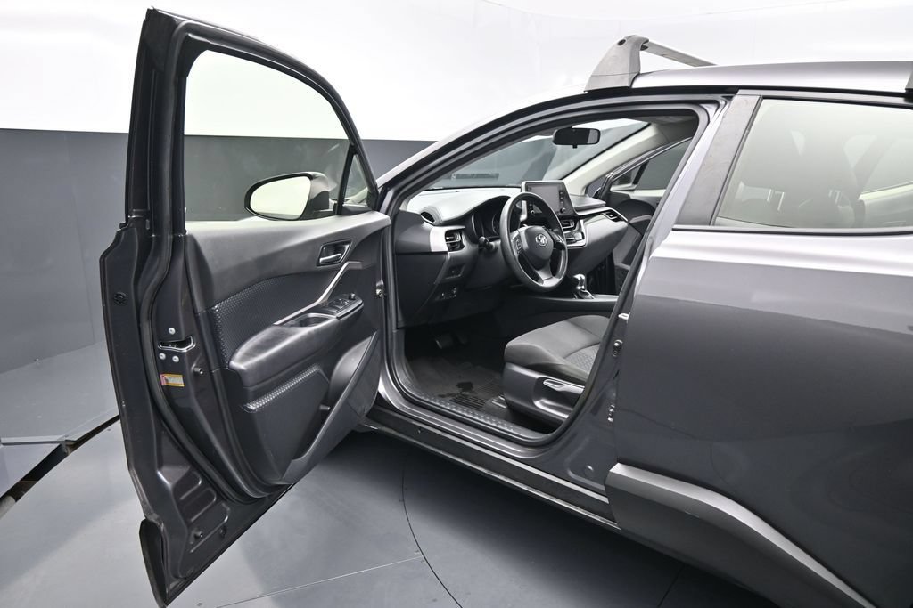 Used 2020 Toyota C-HR LE FWD image 8
