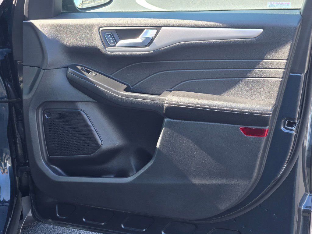 Certified 2022 Ford Escape SEL w/ Technology Package image 5