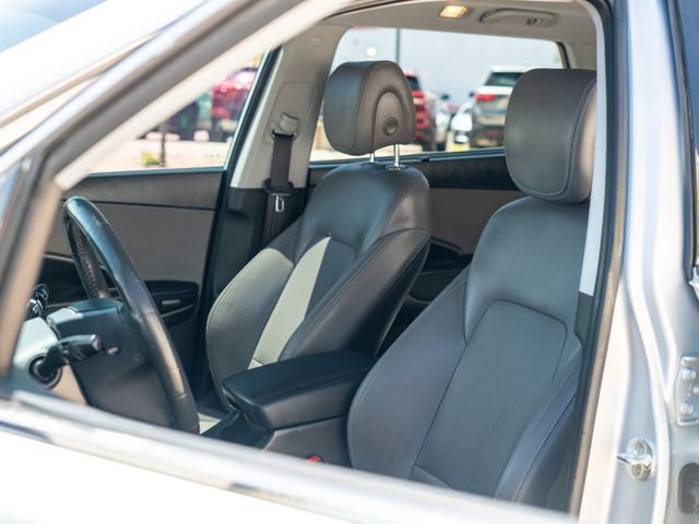 Used 2017 Hyundai Santa Fe Limited AWD/4WD image 24