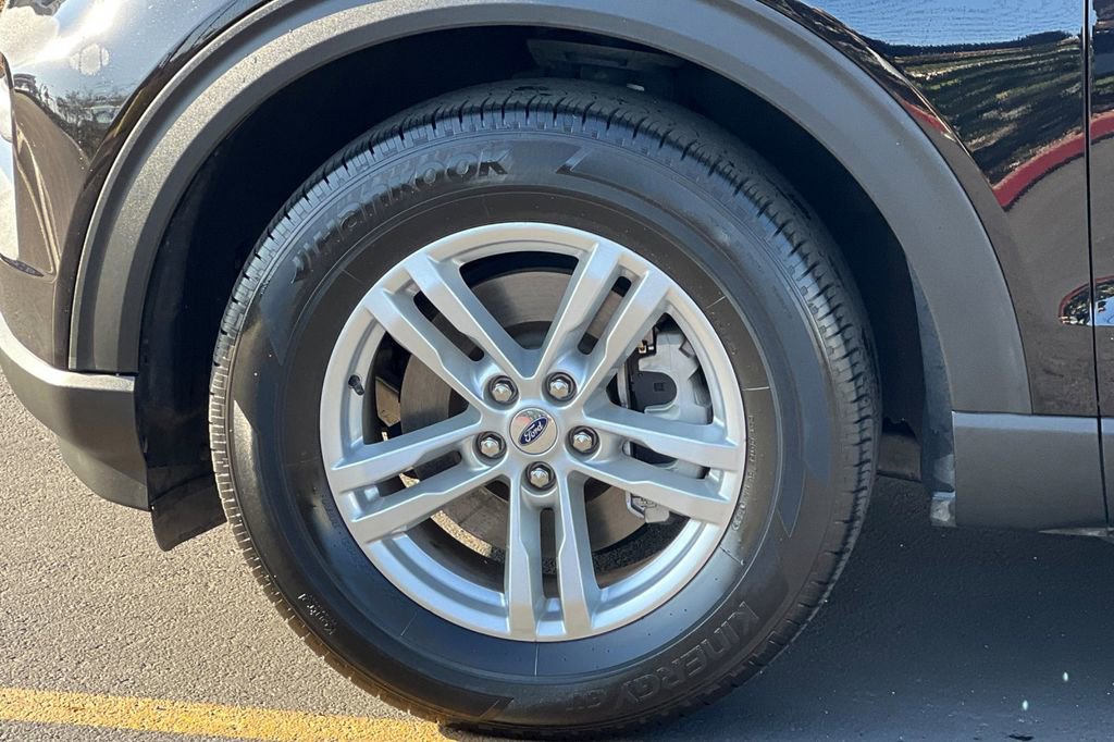 Certified 2022 Ford Explorer XLT w/ Equipment Group 202A image 27