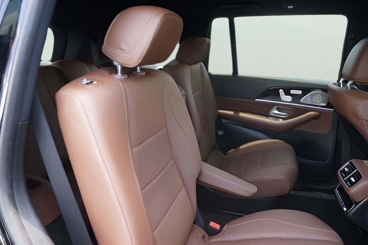 Used 2025 Mercedes-Benz GLS 450 4MATIC image 19