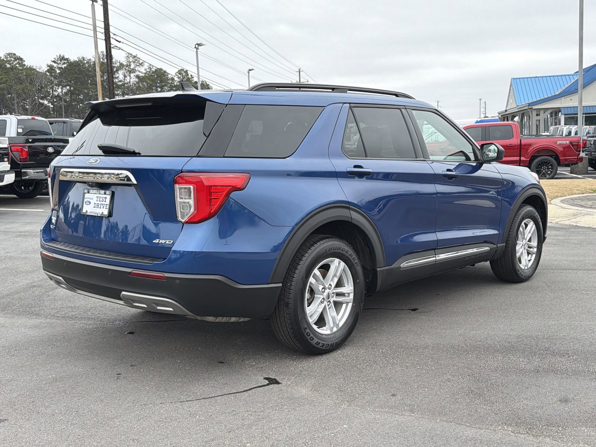 Certified 2022 Ford Explorer XLT w/ Equipment Group 202A image 4