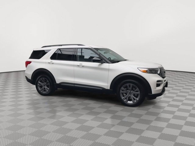 Certified 2023 Ford Explorer XLT w/ Equipment Group 202A AWD/4WD image 40