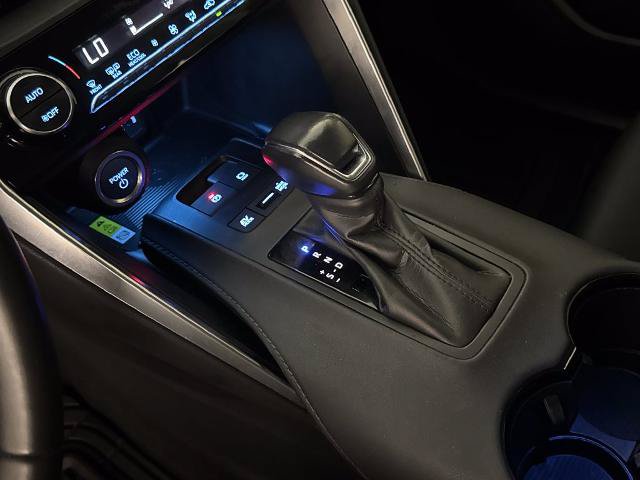 Used 2021 Toyota Venza LE AWD/4WD image 29
