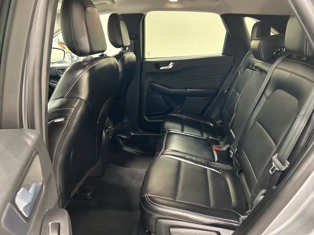 Certified 2024 Ford Escape Platinum image 30