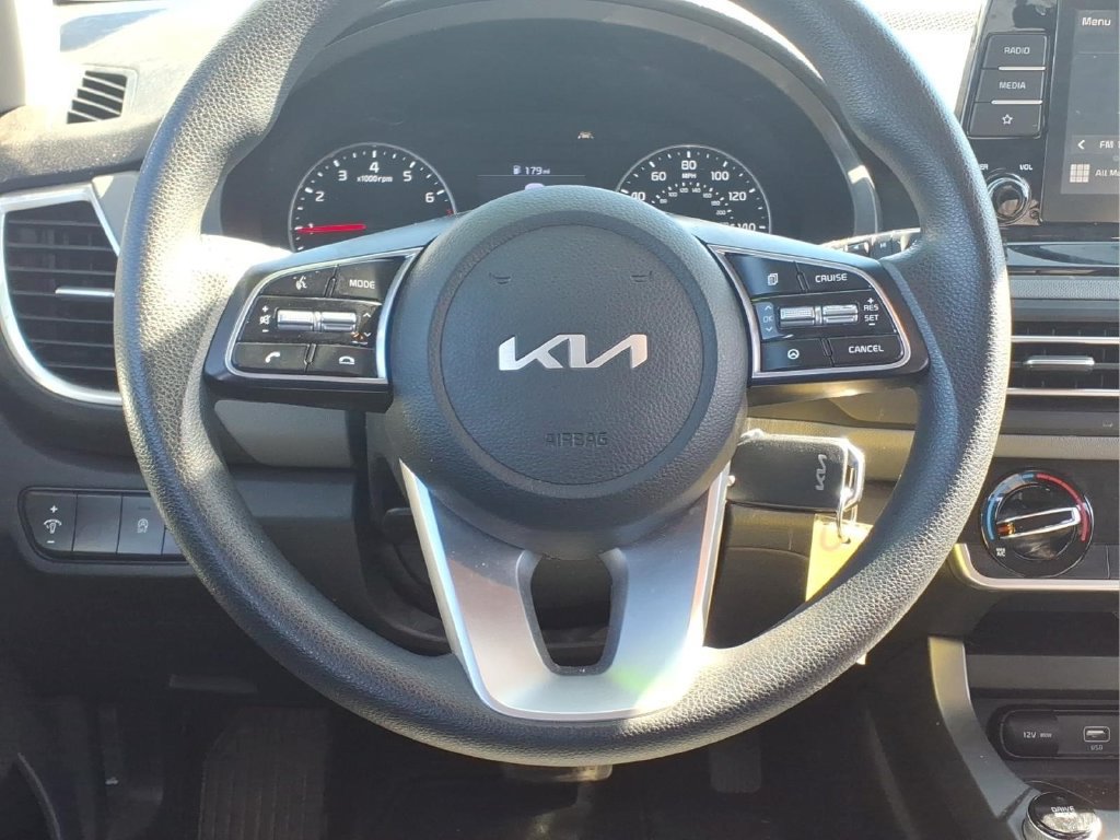 Used 2022 Kia Seltos LX AWD/4WD image 15